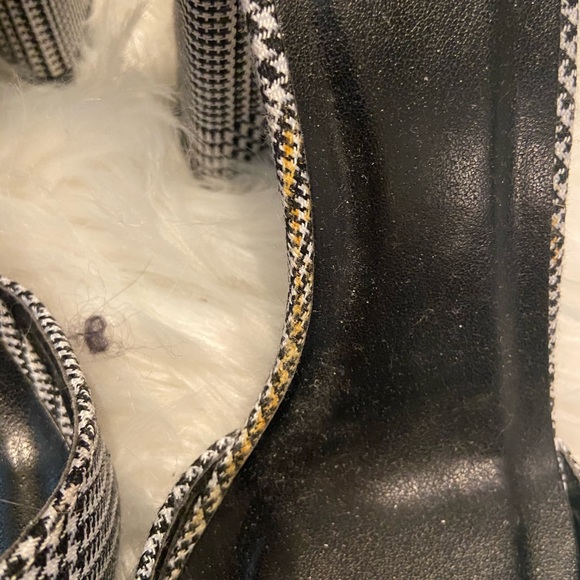 Heels - Picture 3 of 3